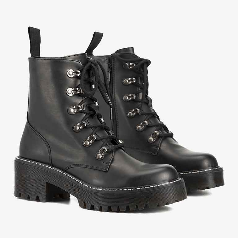 Svarta damskor från Amedee 1