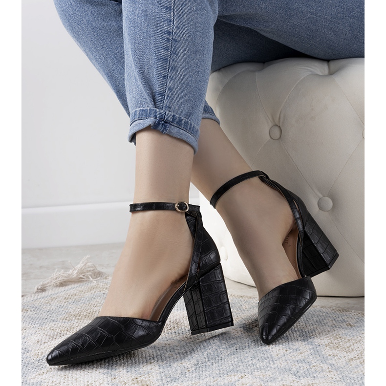 Svarta pumpar på Davies -stolpen 1