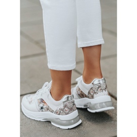 Vita damskor från Tia mångfärgad 2