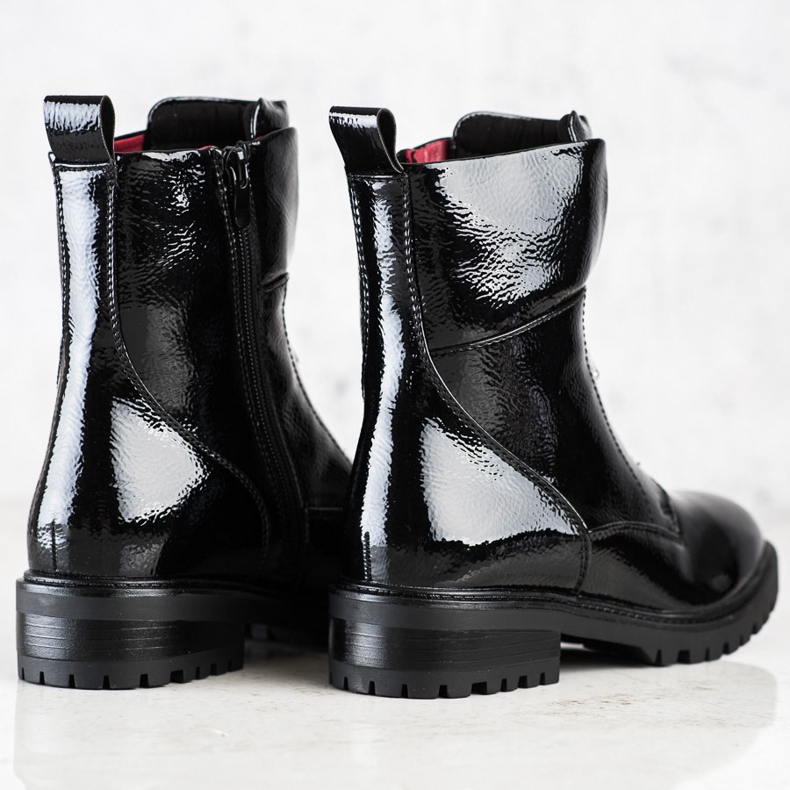 Erynn Lackerade arbetare på reglaget svart 1