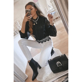 Klassiska svarta fotkängor på Melanie -stolpen 2