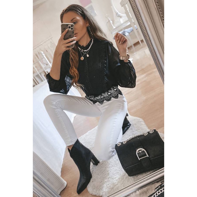 Klassiska svarta fotkängor på Melanie -stolpen 2