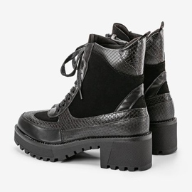 Svart Svart Vel platta klackar 2