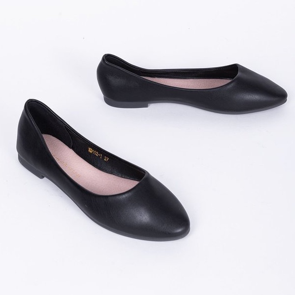 Svarta ballerinor med mandelnos Baleria 1