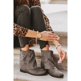 Grå stövlar på den täckta Lana kilklacken 1