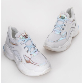 Vita sneakers med en tjock sula från Big Fun blå 1