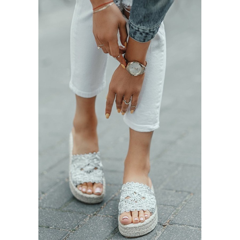 Silver tofflor på plattformen Sudden Draft 2