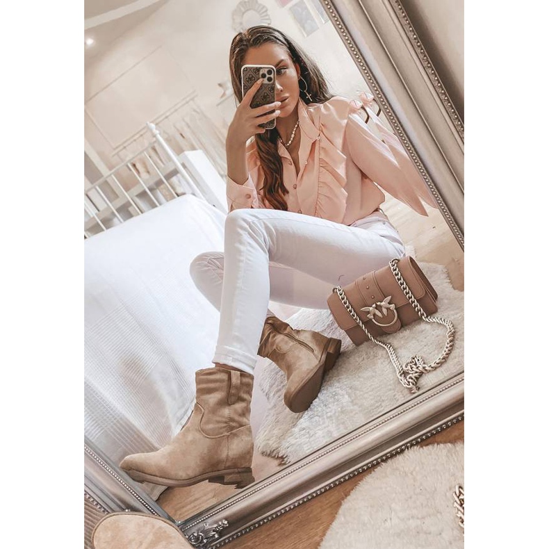 Beige stövletter från Venicia 1