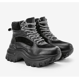 Svarta sneakers på Big City Girl -plattformen 1