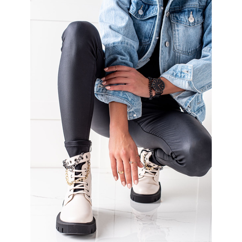 Seastar Arbetare Med Modekedjor beige 1