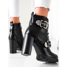 Erynn Svarta stövlar på ett högt inlägg 1