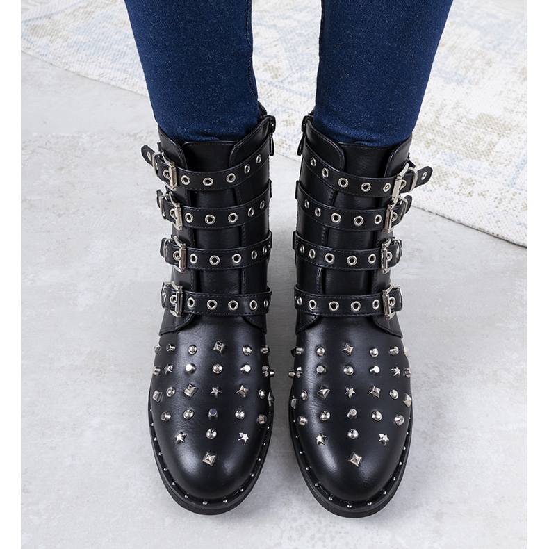 Svarta, rikt dekorerade damstövlar från Meier 1