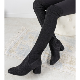 Svarta blanka stövlar över knäet på Uta silver- 1