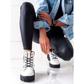 TRENDI Vita knutna arbetare på plattformen 1