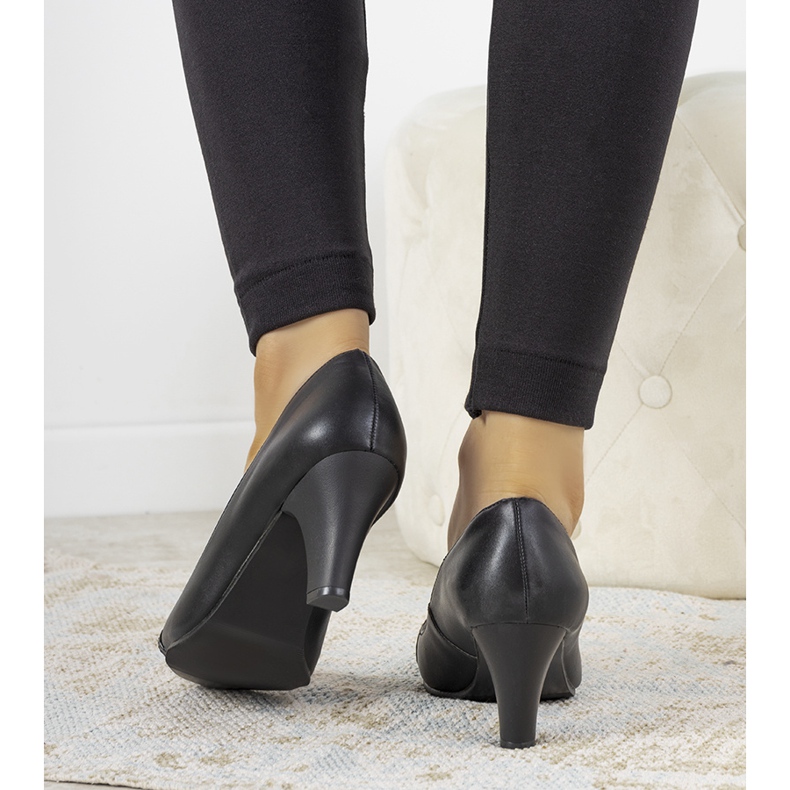 Svarta pumpar på Molina -stolpen 1