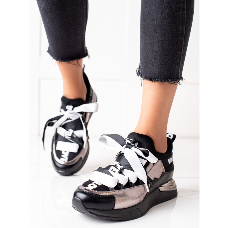 Sneakers knutna med VINCEZA -band svart gyllene 1
