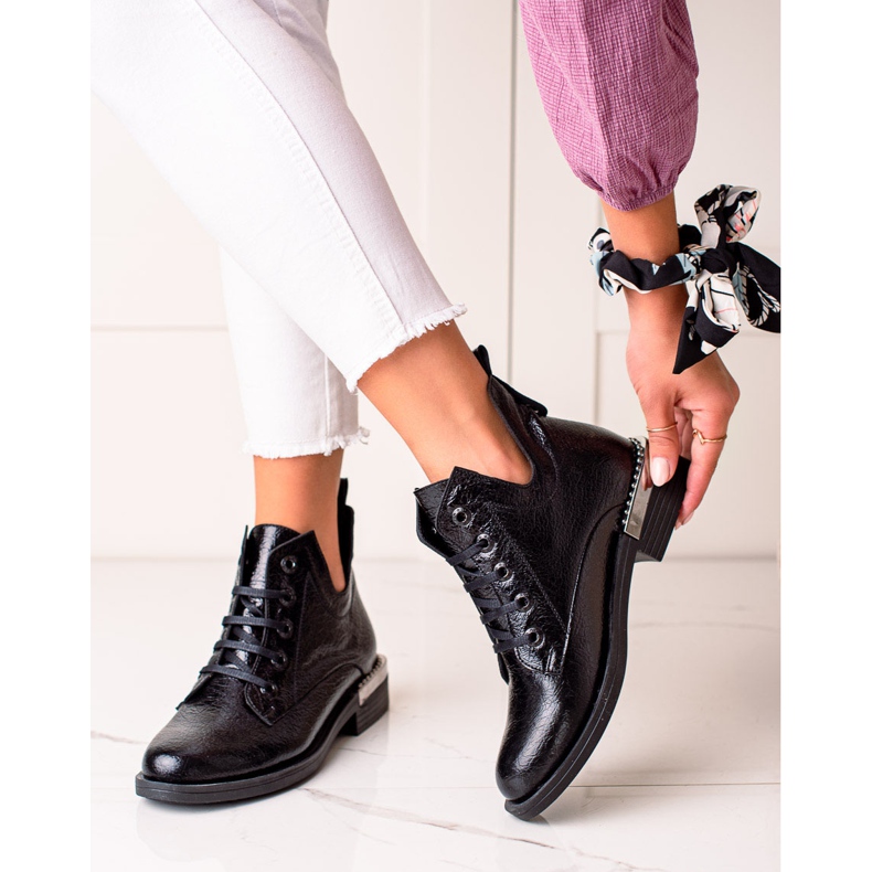 W. Potocki Moderiktiga stövlar med utskurna Potocki svart 1