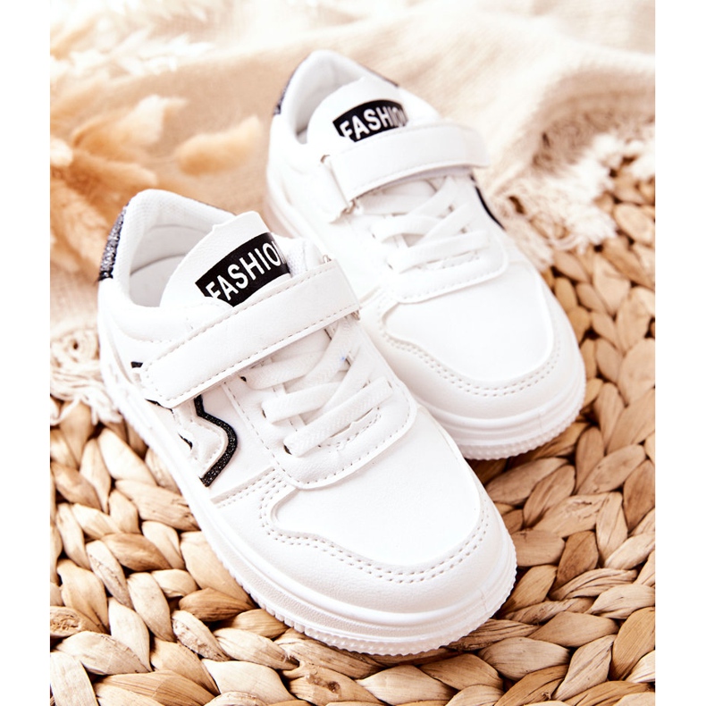 Barnsportskor med kardborreband svart och vit Santi 2