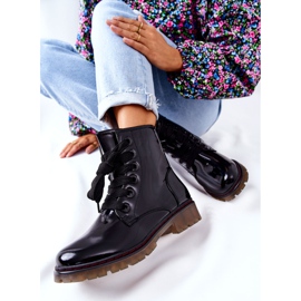 PE1 Lacquered Warm Workers Black Lomess svart 2