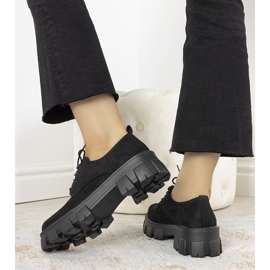 Svarta skor på en tjock Melisande sula 1