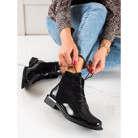 Svarta stövlar från Sergio Leone 1