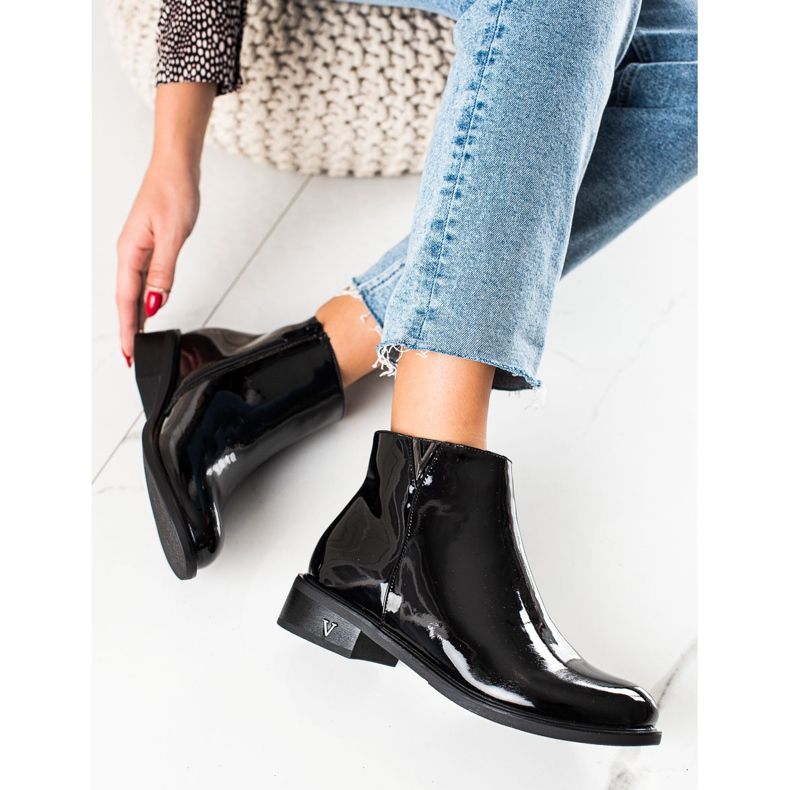 VINCEZA svartlackerade stövlar 1