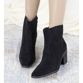 Svarta cowboystövlar med Babette ormskinnsinlägg 1