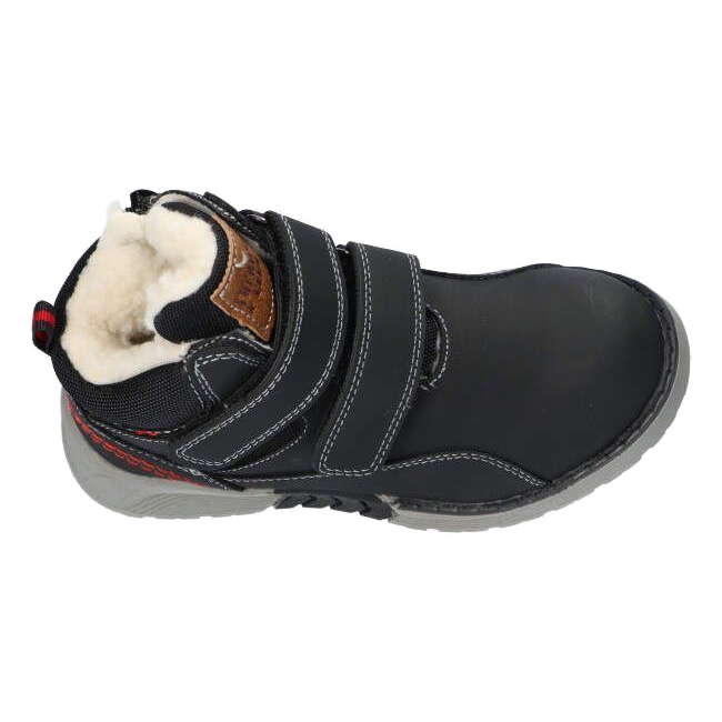 American Club XD18 / 21 Svarta isolerade sportskor med päls 1