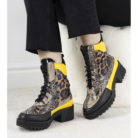 Svarta fällare i djurmotivet av Felis 1