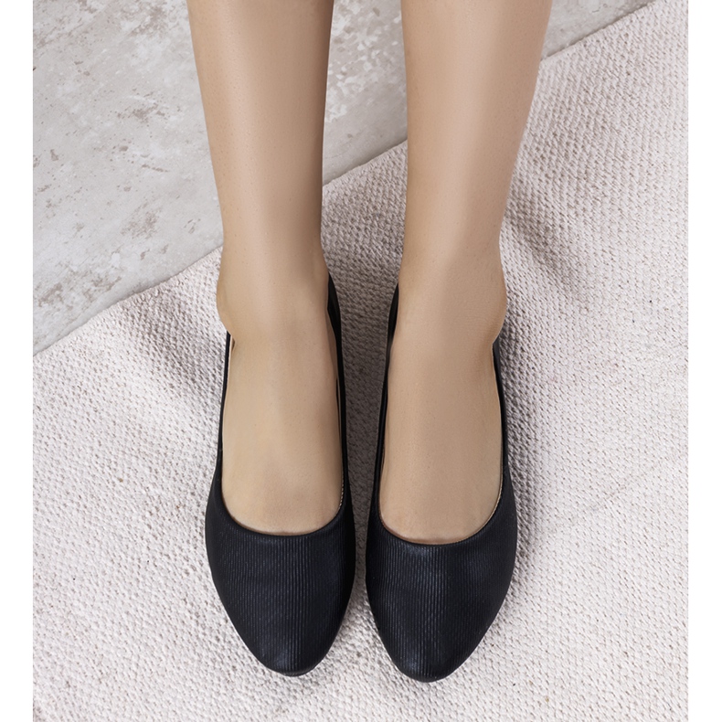 Svarta ballerinor i ekologisk mocka från Silma 1