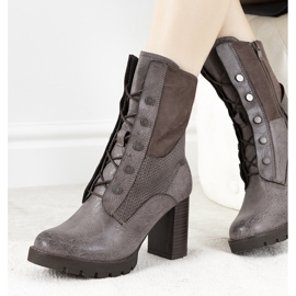 Bruna fotkängor på Alvarado -stolpen grå 1