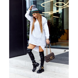 Höga stövlar med dekorativt element svart Masha 1