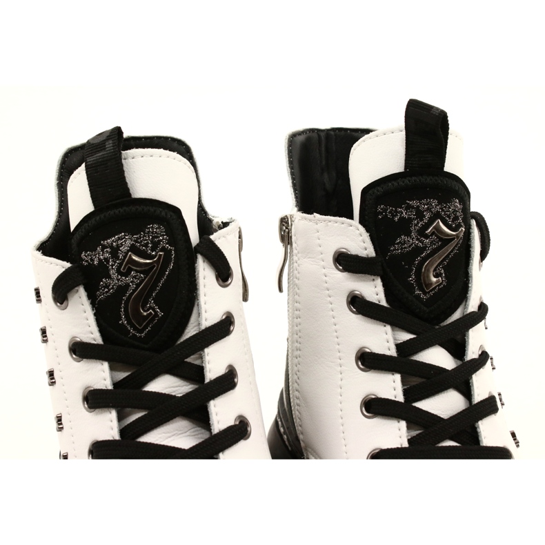 Vita isolerade stövlar Filippo DBT3063 / 21 WH 8