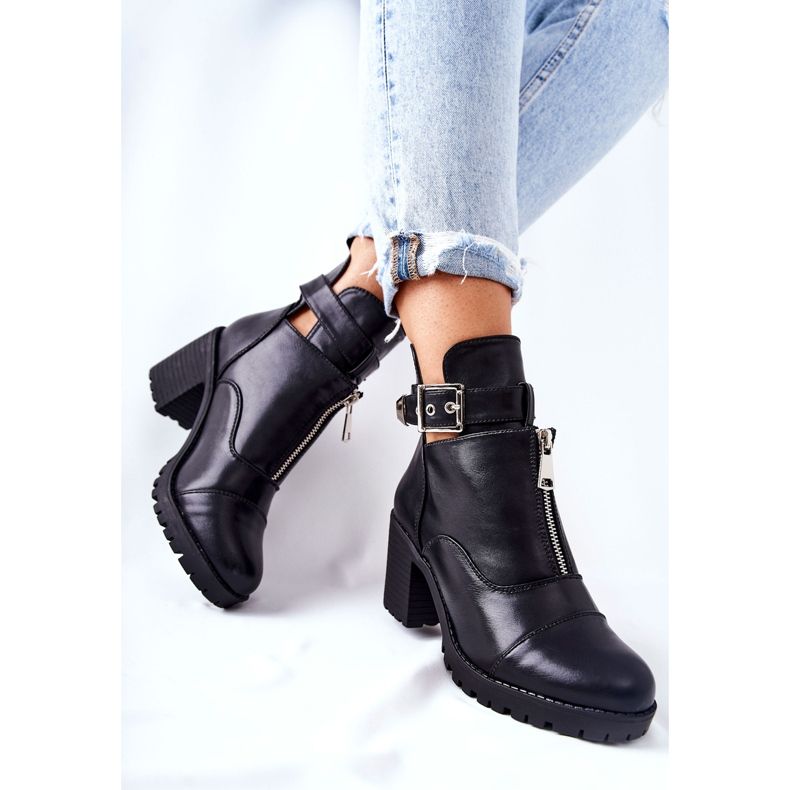 PG1 Svarta Clive Boots På Hög Klack Med Ett Spänne 2