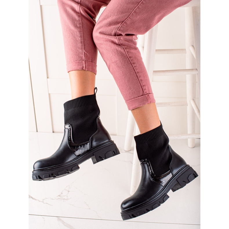 TRENDI Slip-on påsar på plattformen svart 1