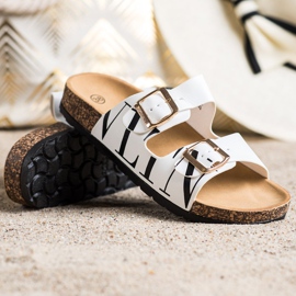 Vita bekväma flip-flops tillverkade av ekologiskt läder 1