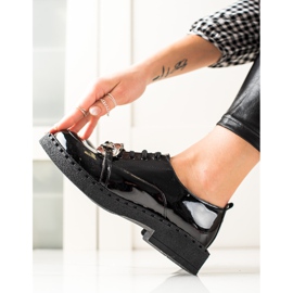 TRENDI Fashionabla svarta skor 1