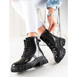 Sergio Todzi Svarta Trappers På Plattformen 2