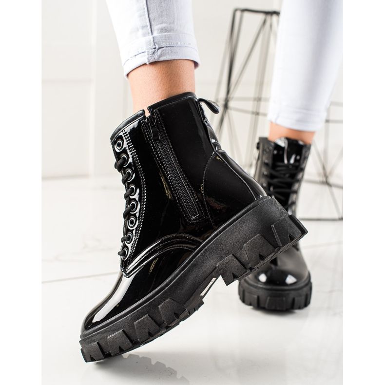 Sergio Todzi Svarta Trappers På Plattformen 1