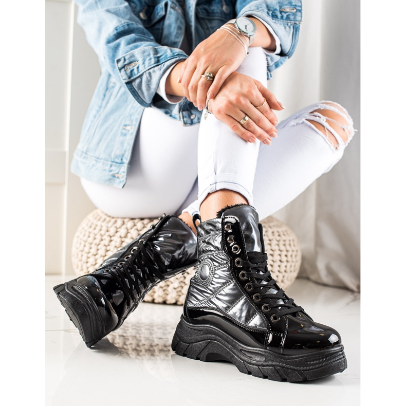 TRENDI Fashion Quiltade Trappers svart silver- 1