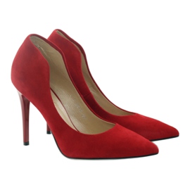 Espinto Pumpar På En Röd Stift 4