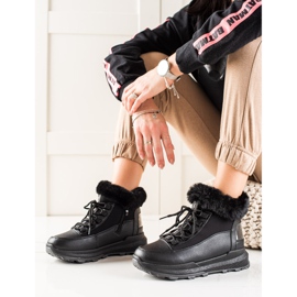 TRENDI Svarta snöskor med päls 1