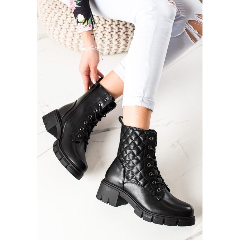 Bestelle Klassiska Quiltade Trappers svart 1