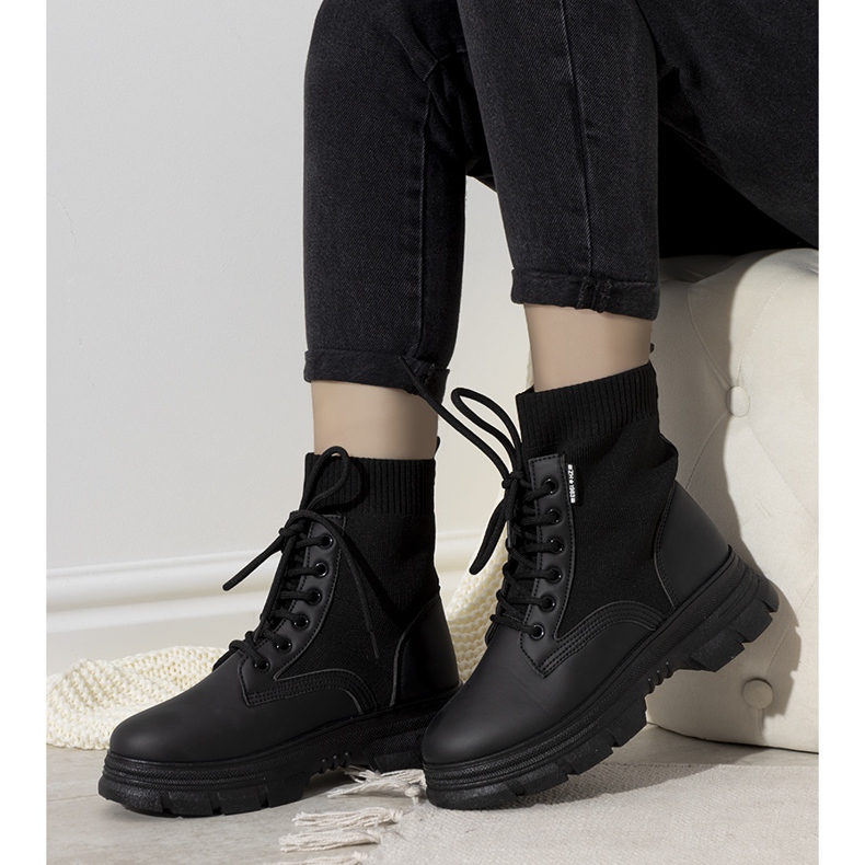 Svarta damskor från Laurie 1