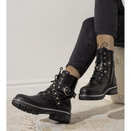 Svarta isolerade stövlar från Joann 1