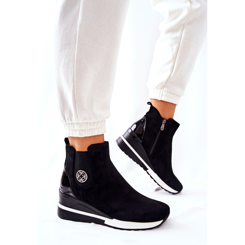 POTOCKI Svarta stövlar i mocka på Wedge Lunelle 1