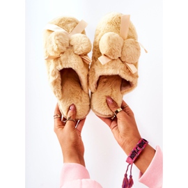 Gula Pamppy Fur Tofflor Med Pompoms beige ecru 1