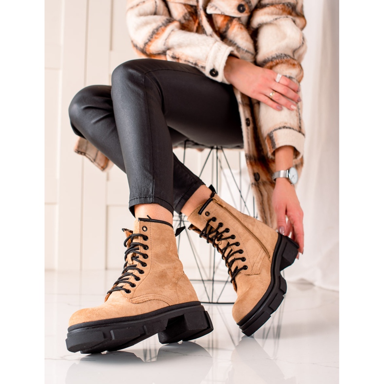 Super Me Mocka Beige Trappers 1