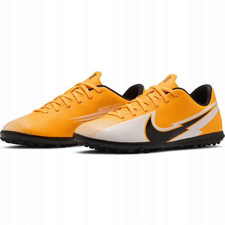 Nike Mercurial Vapor 13 Club Tf Jr AT8177 801 fotbollsskor gula färger 1