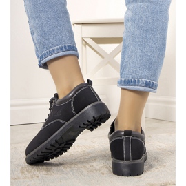 Svarta skor på tjock Pellandsula 1